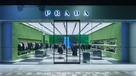 prada beauty japan.